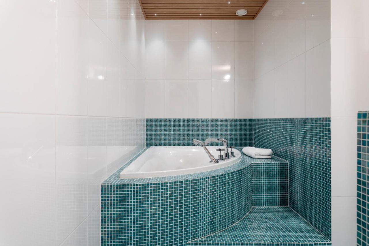 2Ndhomes Luxury Kamppi Center Apartment With Spa And Terrace Helsinki Exterior photo